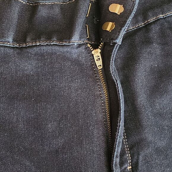 NWT $120 WHBM Women's High Rise Mariner Wide Jeans Curvy Blue Size 18CR - Picture 14 of 14